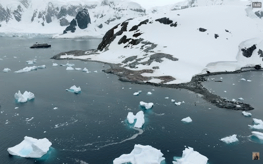 YouTube Fullscreen Time Display :: Displays the current time when a YouTube video is in fullscreen mode.